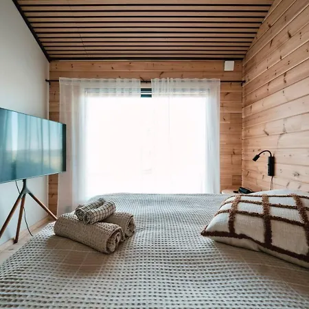 Lillan With Jacuzzi And Sauna 别墅